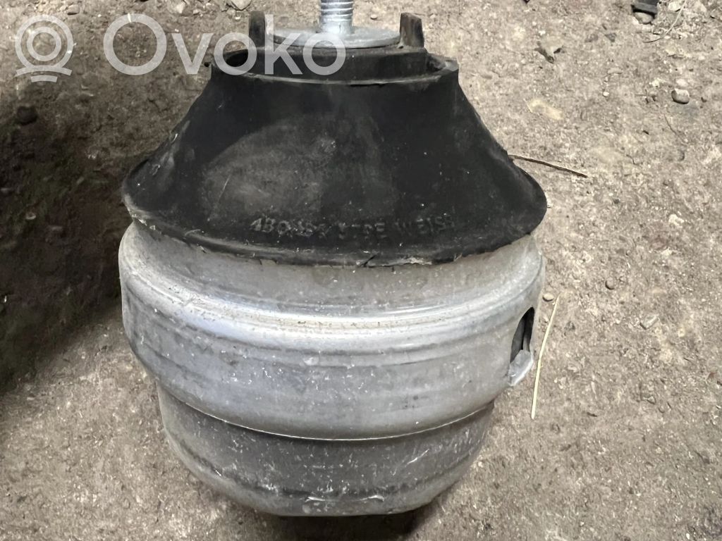 Engine mount bracket   8D01993790