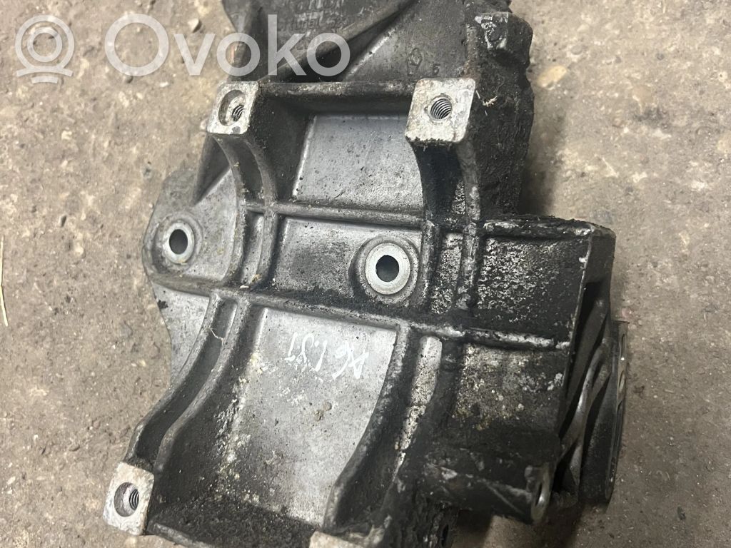 Audi A6 S6 C5 4B Generator/alternator bracket 