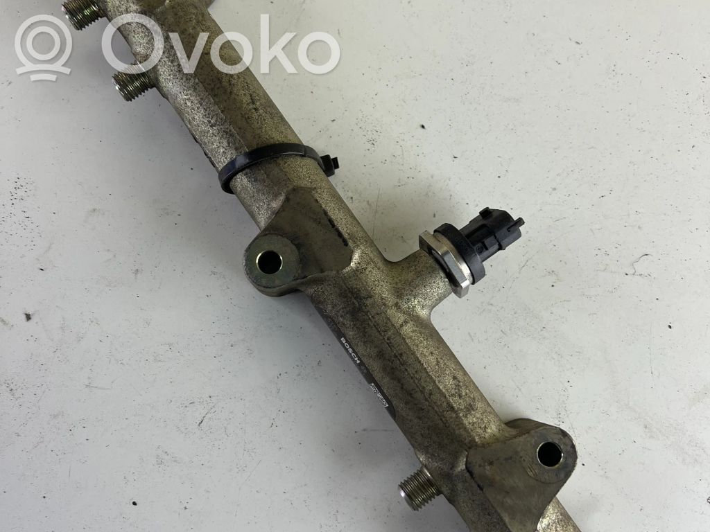 Chrysler Grand Voyager IV Fuel main line pipe 