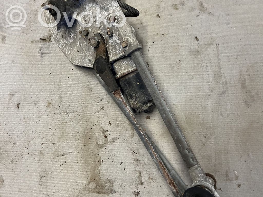 Nissan X-Trail T30 Front wiper linkage and motor 