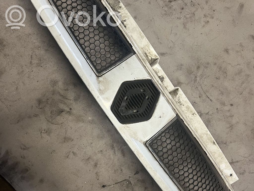 Renault Trafic II (X83) Front bumper upper radiator grill 