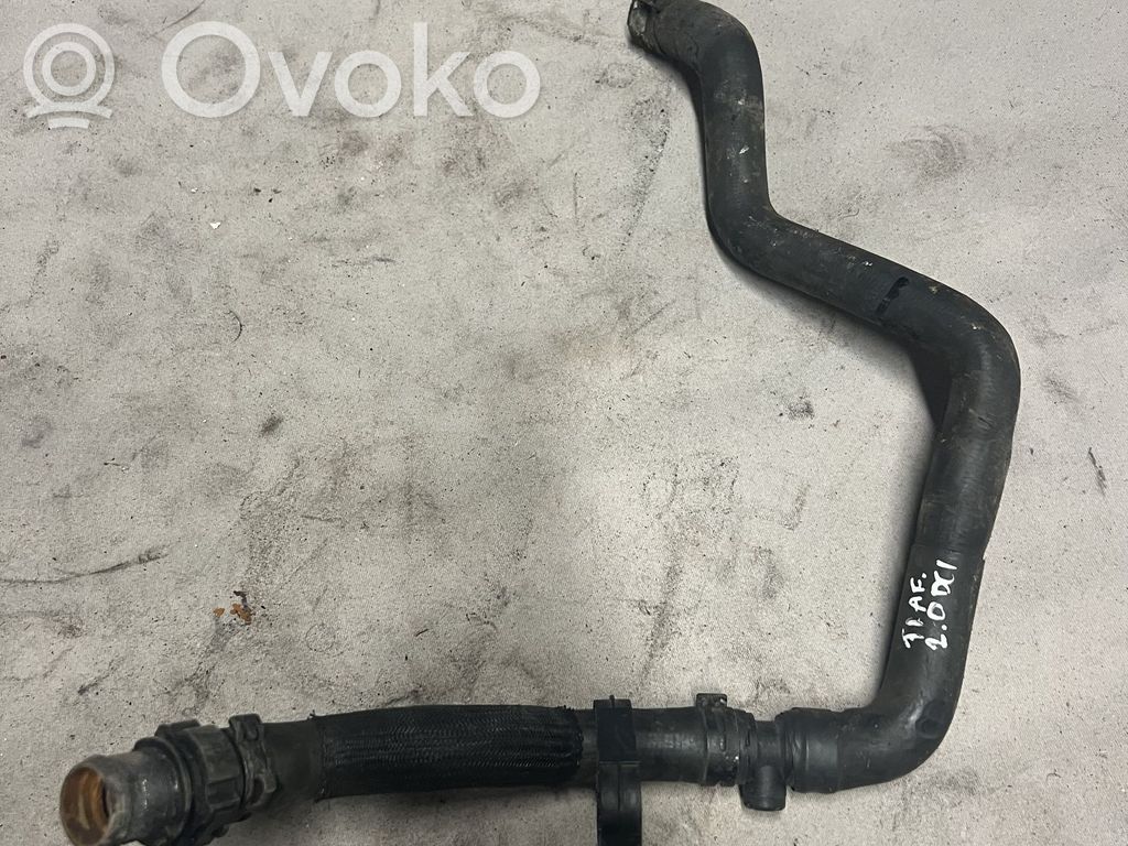 Engine coolant pipe/hose