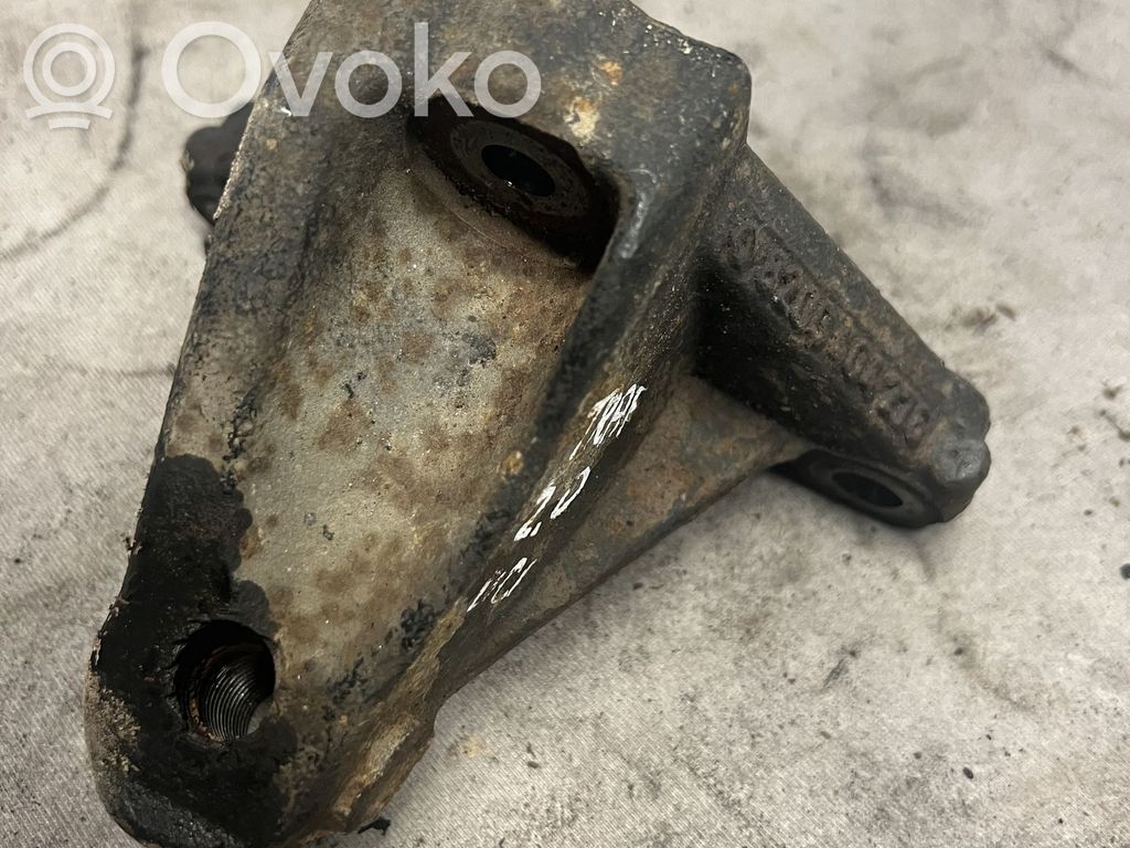 Renault Trafic II (X83) Engine mounting bracket 