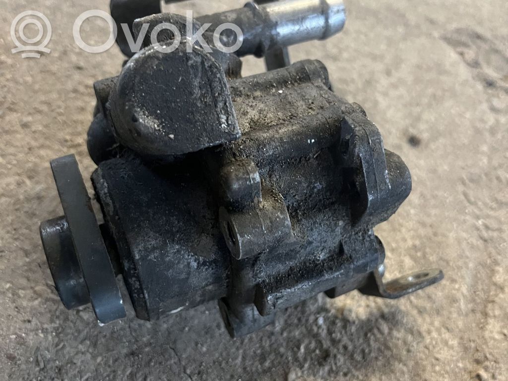 Peugeot 607 Ohjaustehostimen pumppu 