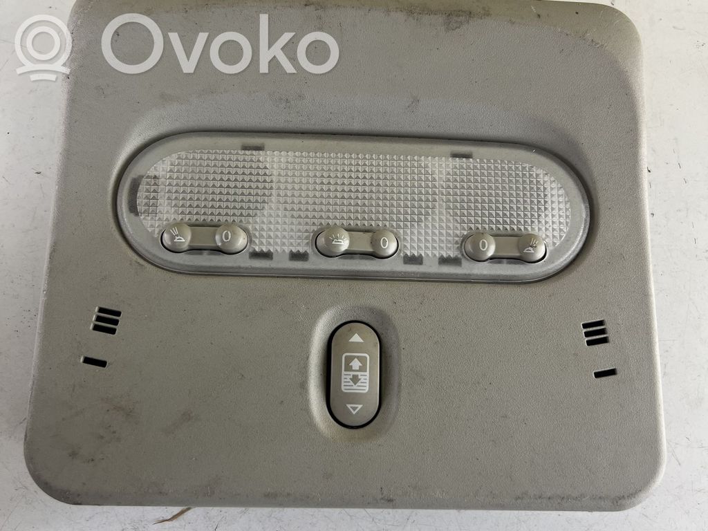 Nissan Qashqai Lampka podsufitki tylna 