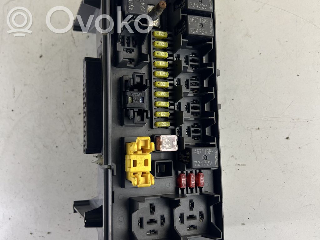 Jeep Grand Cherokee (WK) Fuse module 