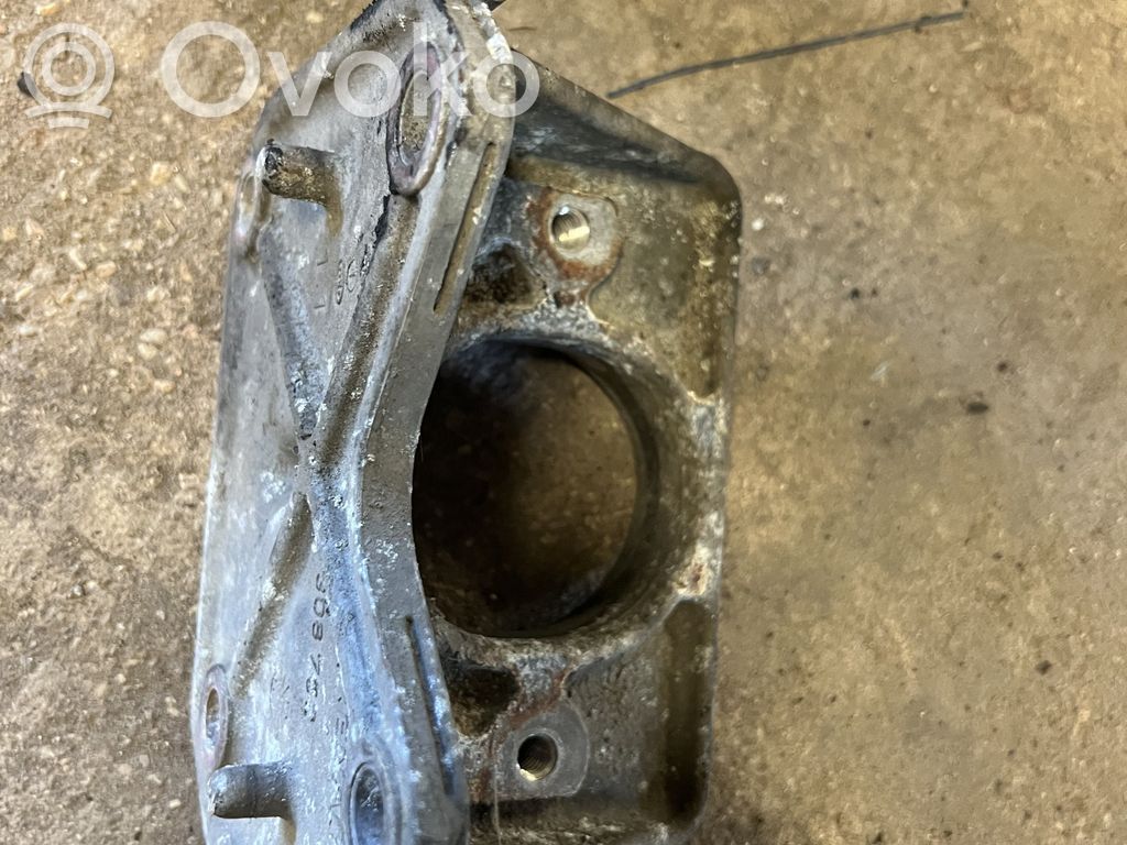 Renault Master II Engine mounting bracket 