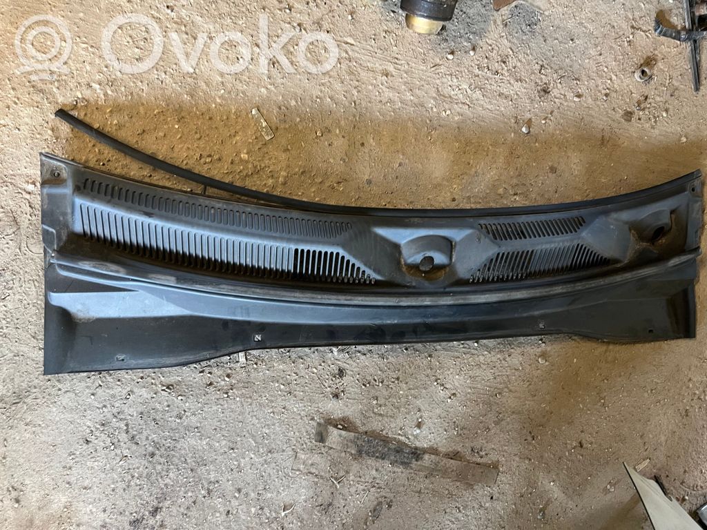 Dodge Nitro Wiper trim 