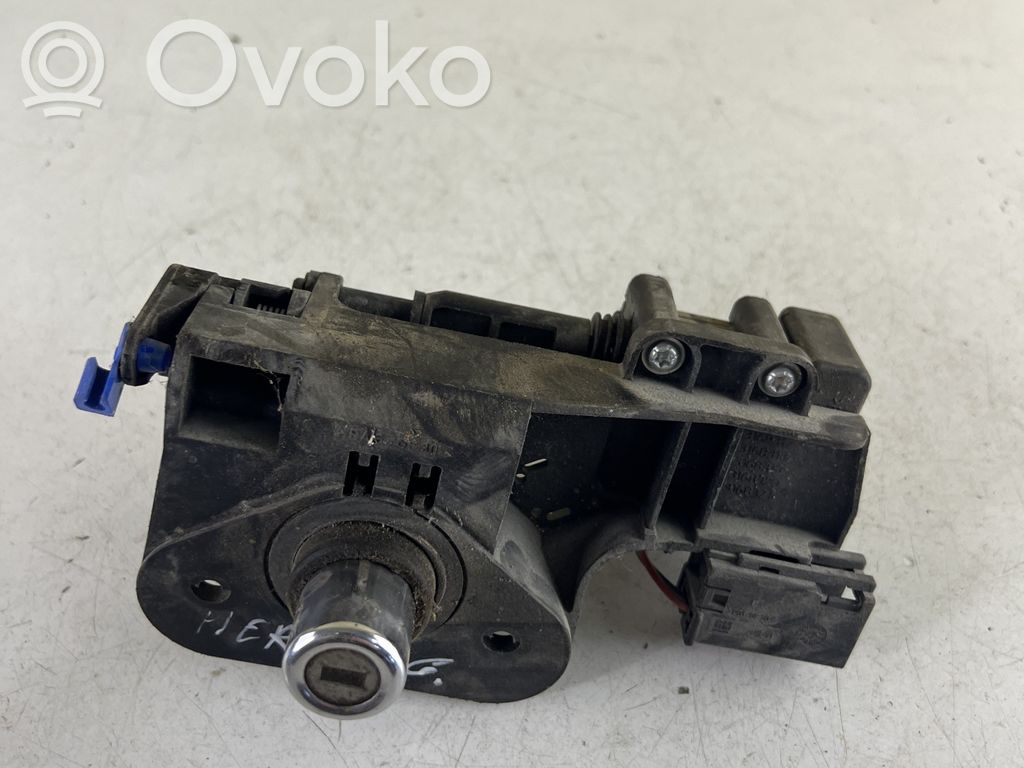 Opel Meriva A Takaluukun ulkopuolinen lukko 