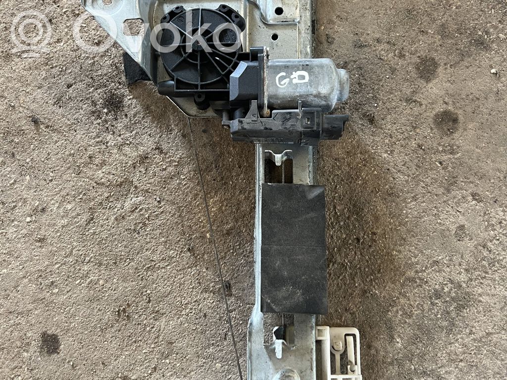 Elektryczny podnośnik szyby drzwi tylnych   8200028068D,8200028068,440726F