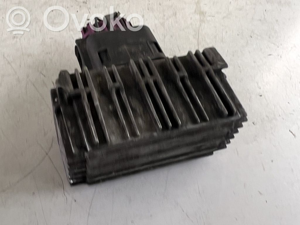 Opel Signum Glow plug pre-heat relay 