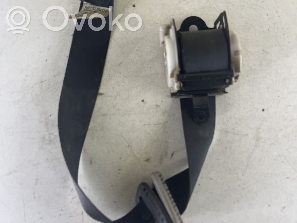 Mitsubishi L200 Cinturón trasero 