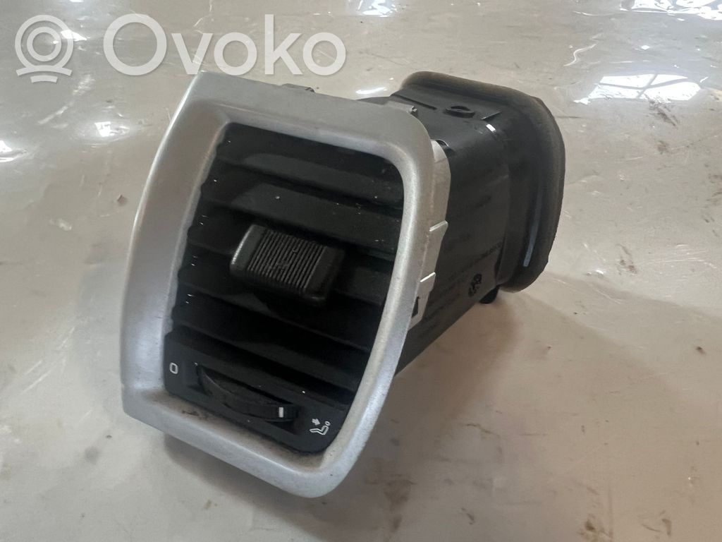 Skoda Fabia Mk2 (5J) Boczna kratka nawiewu deski rozdzielczej 
