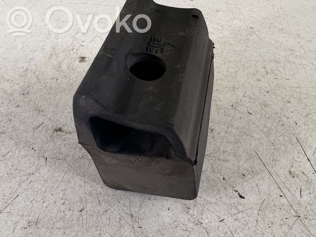 Jeep Cherokee KL Odbój klapy tylnej bagażnika 