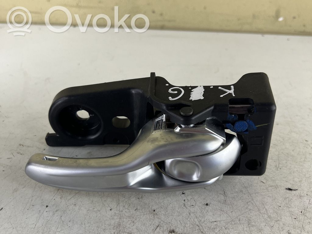 Jeep Cherokee KL Manecilla interna puerta trasera 