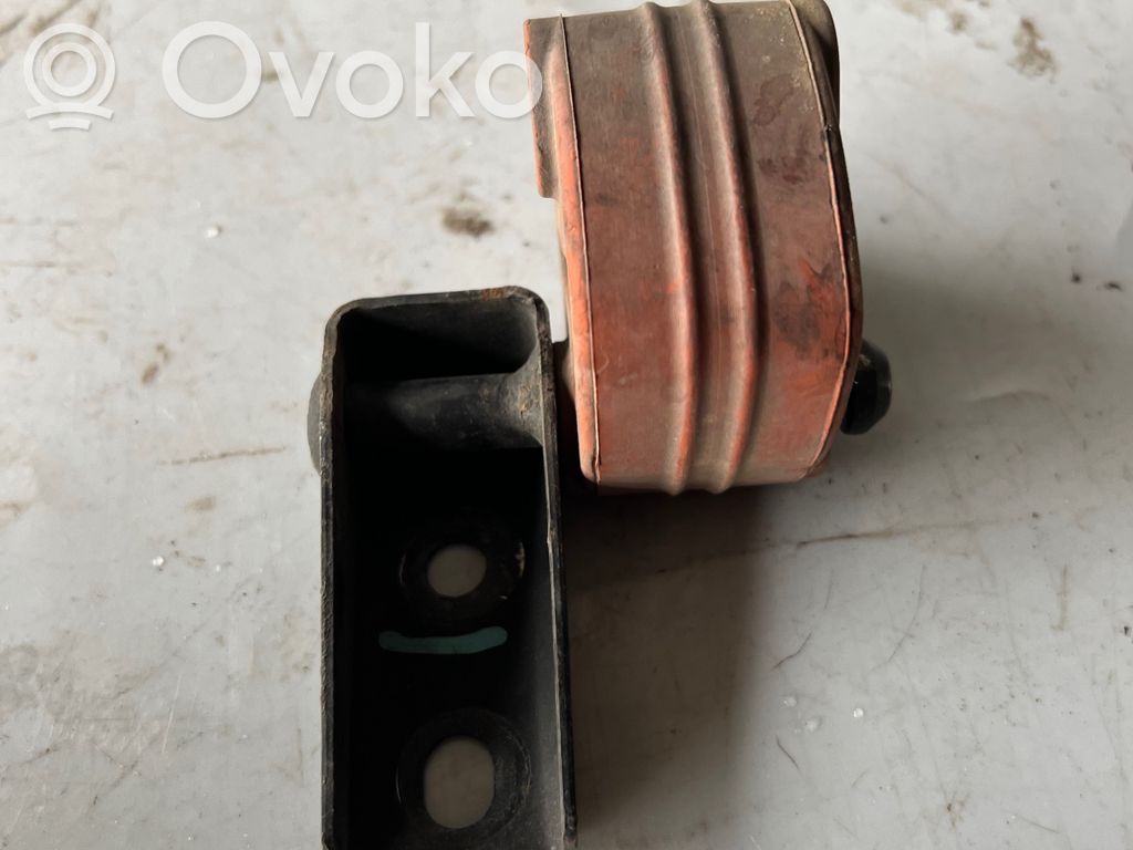 Dodge Durango III Muffler mount bracket/holder 