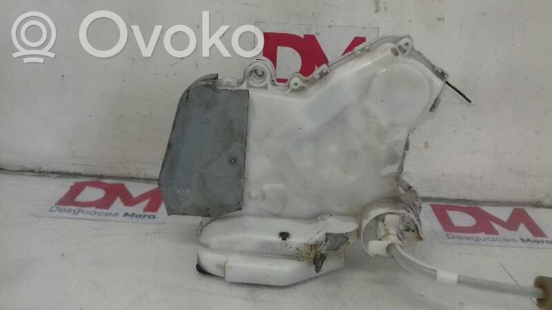 Honda CR-V Front door lock 