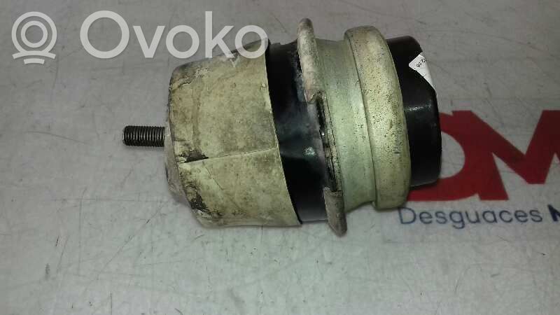 Volkswagen Touareg I Suport tampon motor 