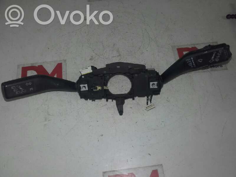 Volkswagen Caddy Palanca de intermitentes 
