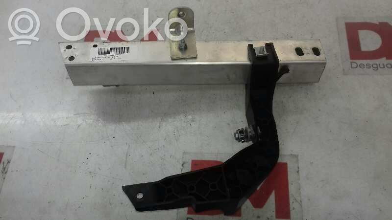 Headlight/headlamp mounting bracket   729680704