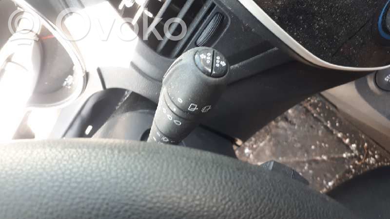 Renault Captur Wiper control stalk 