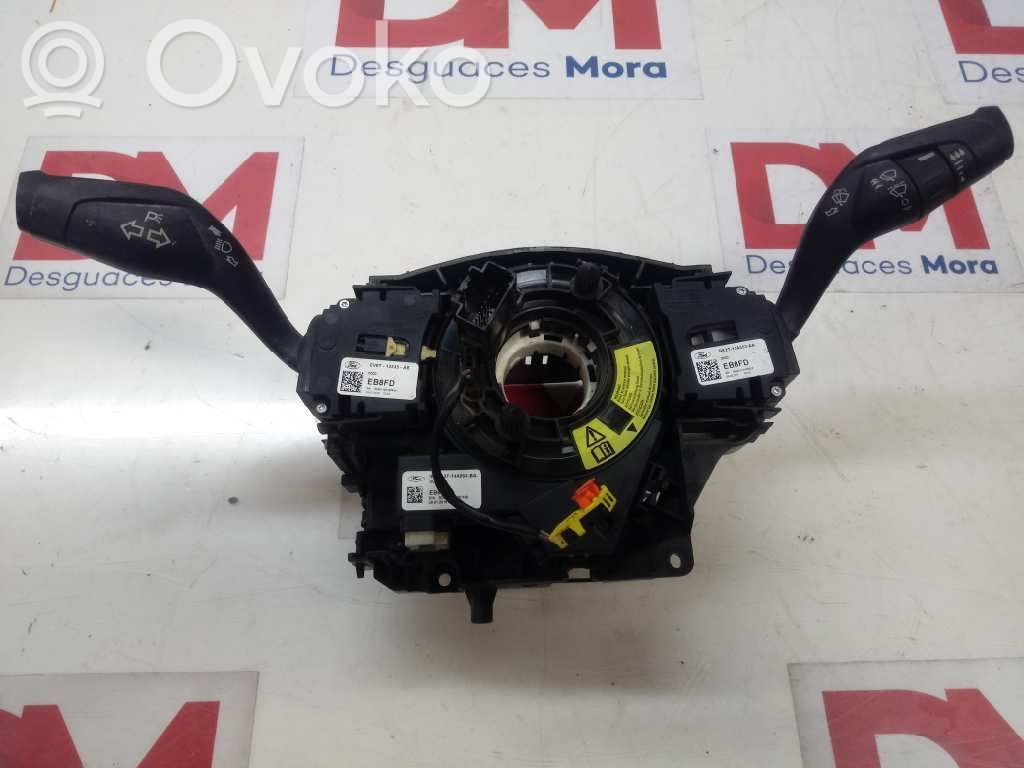 Suuntavilkun vipu   CV6T13335AE