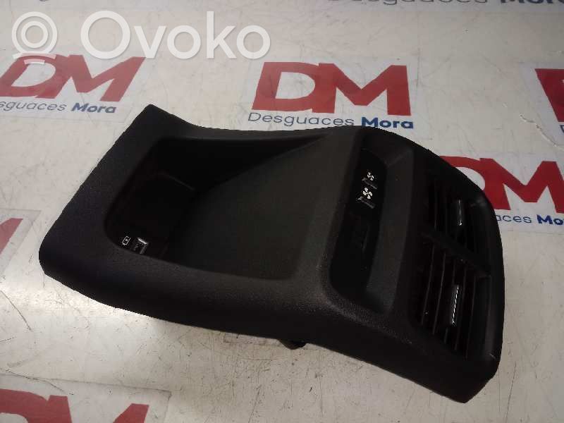 Dysze / Kratki nawiewu deski rozdzielczej   9818369377