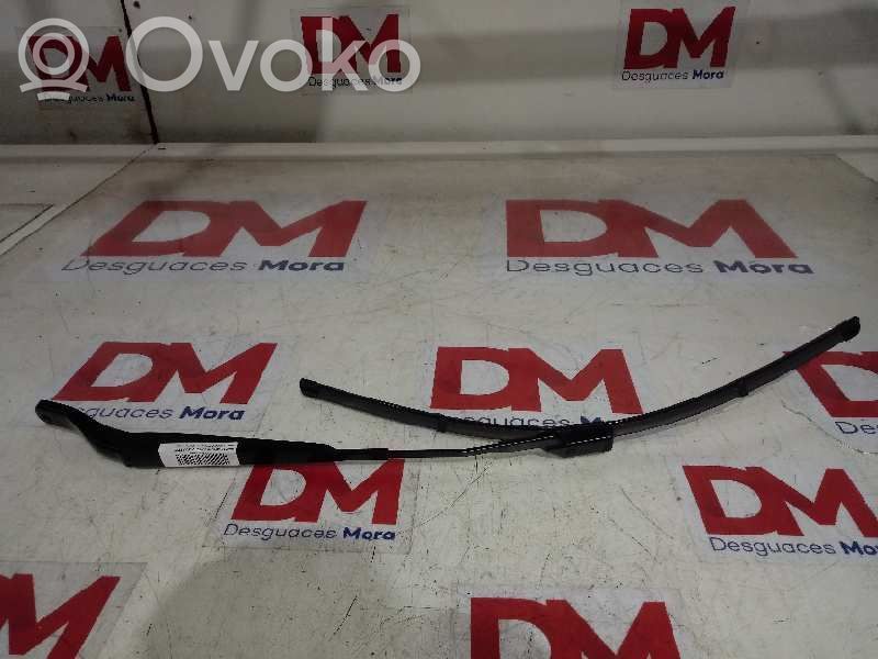 Brazo del limpiaparabrisas delantero