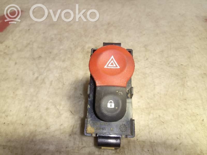 Botón interruptor de luz de peligro   E3160101