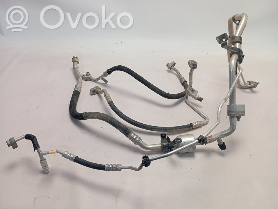 Ford Focus Ilmastointilaitteen putki (A/C) 