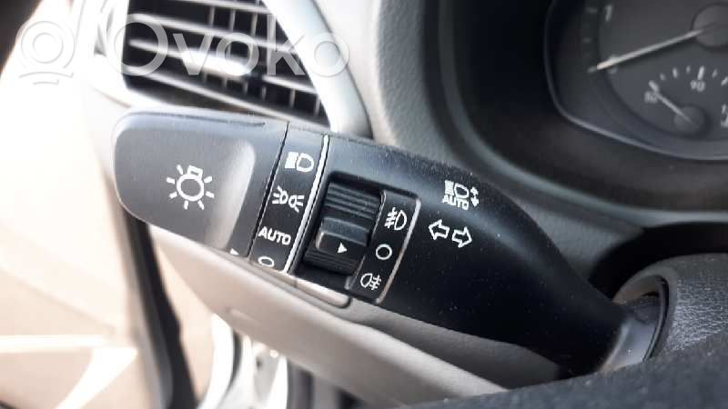 Hyundai i30 Interruptor de control del panel de luces 