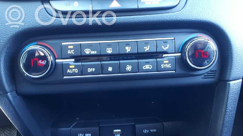 KIA Xceed Climate control unit 