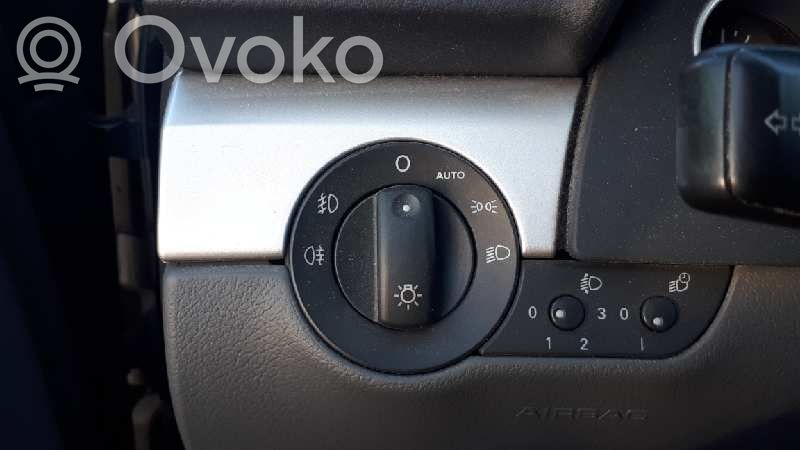 Panel lighting control switch   3R0941531A