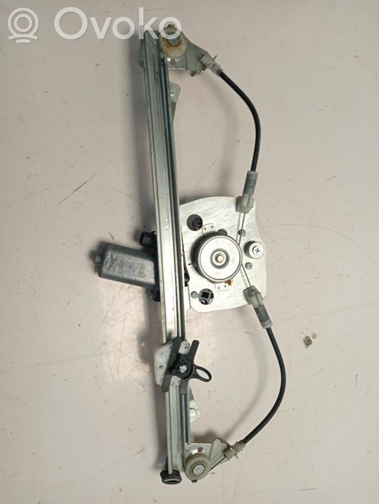 Regulador manual de la ventanilla delantera
