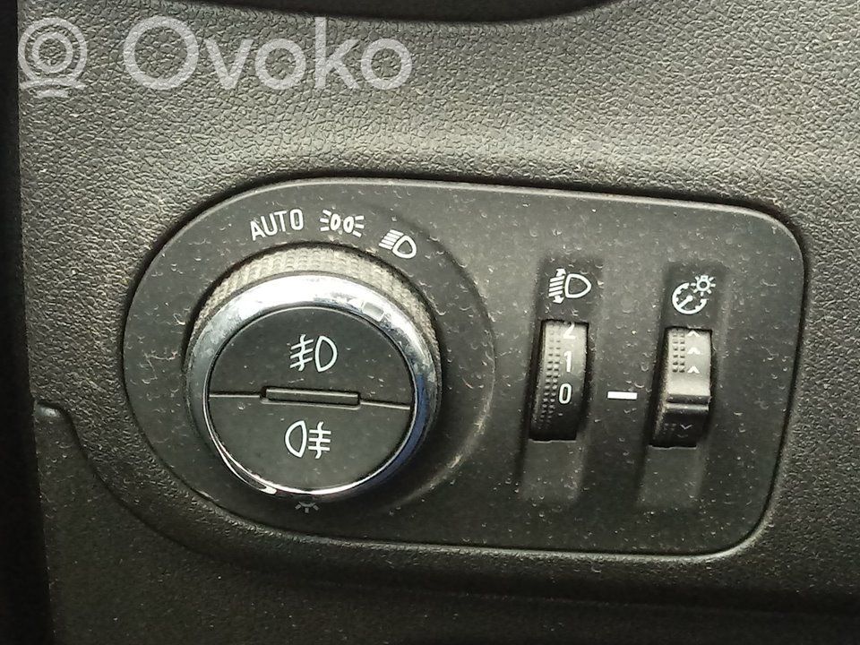 Opel Crossland X Interruptor de control del panel de luces 