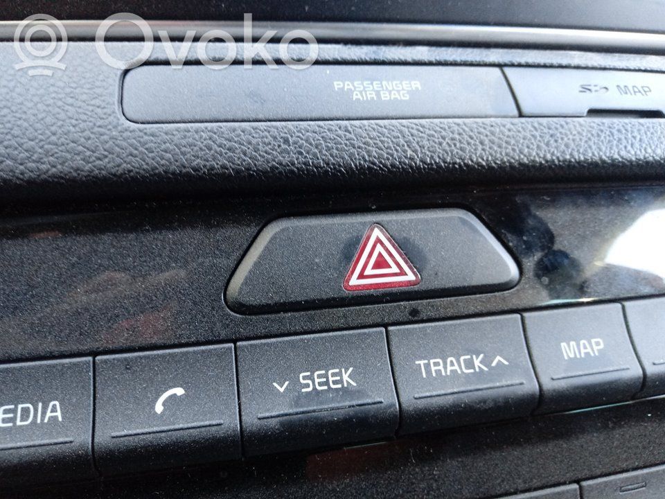 KIA Sportage Botón interruptor de luz de peligro 