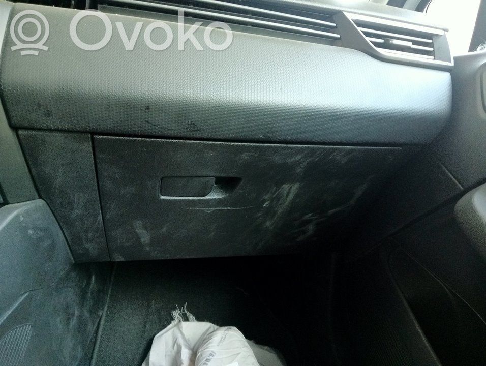 Renault Clio IV Cutie mănuși 