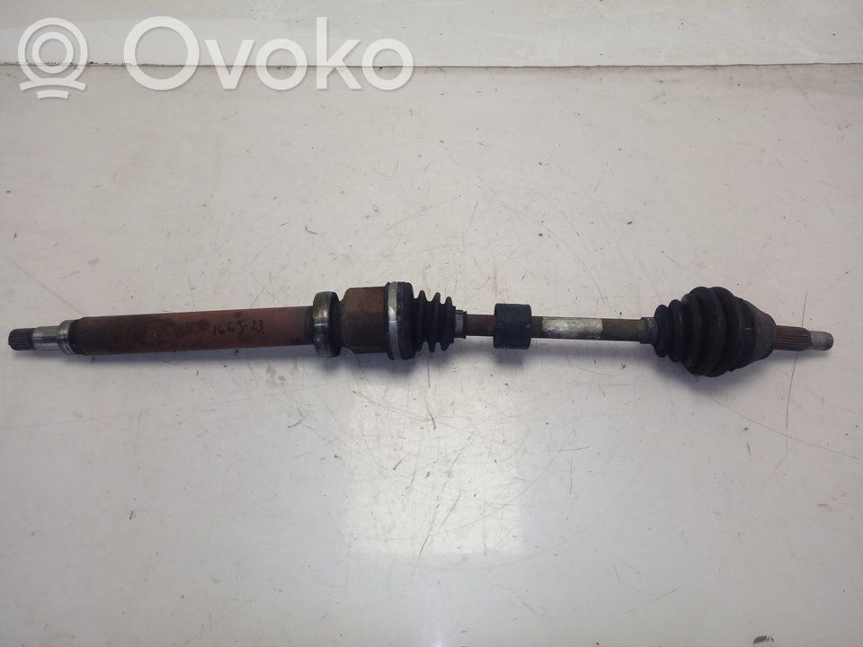 Etuvetoakseli   8V513B436HB