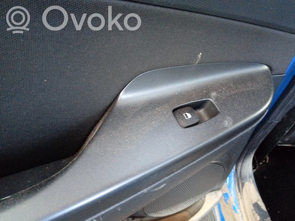 Hyundai Kona I Interruttore di controllo dell’alzacristalli elettrico 