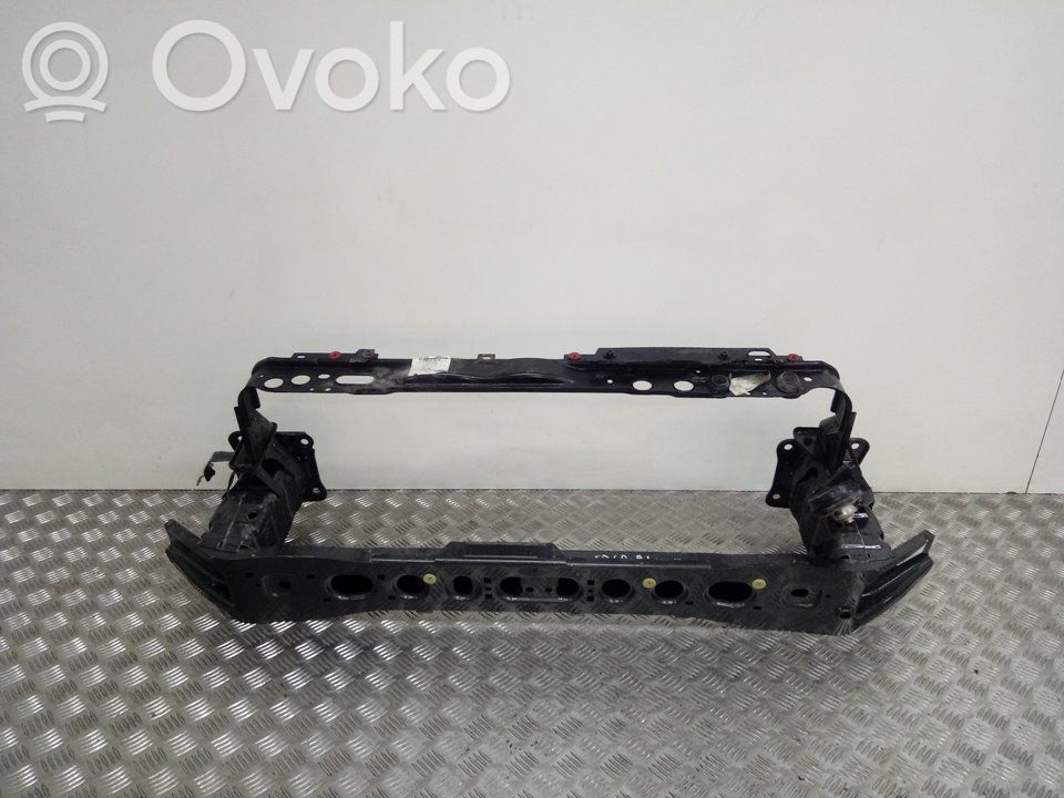 Soporte del parachoques delantero