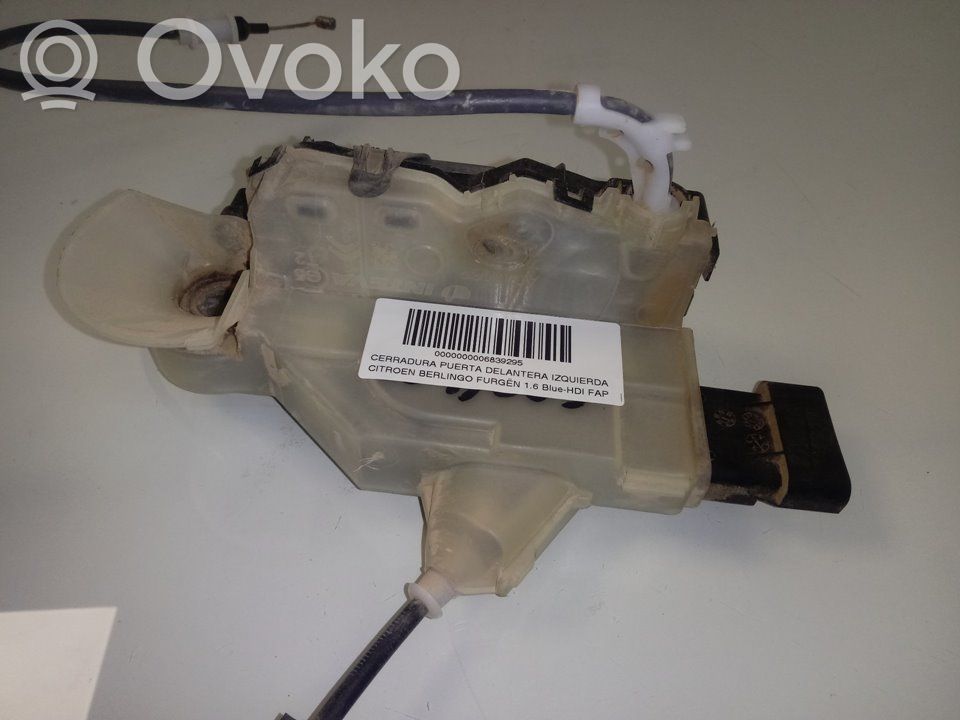 Citroen Berlingo Priekšpusē slēdzene 