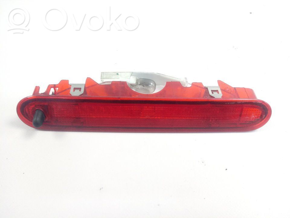 Kolmas/lisäjarruvalo   89071182SG