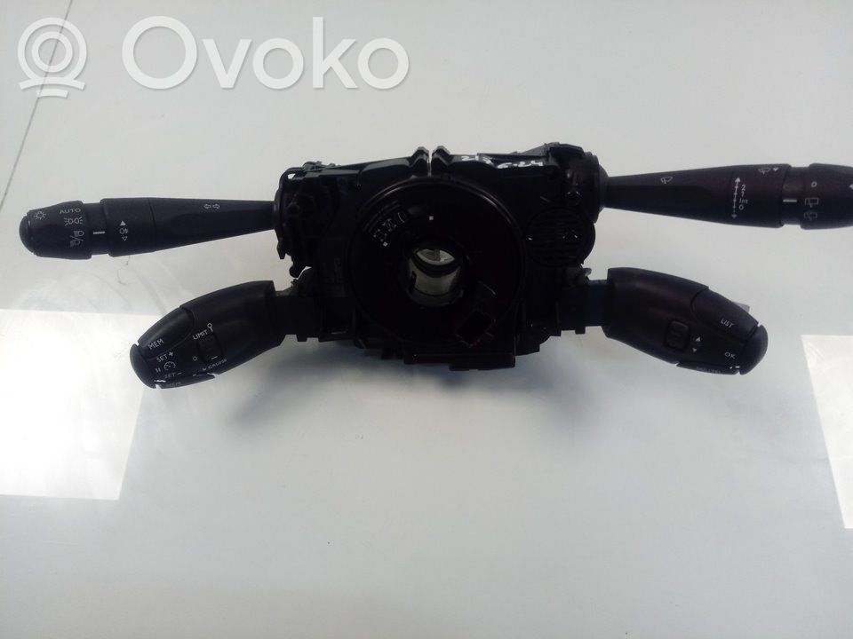 Peugeot Rifter Steering wheel airbag 