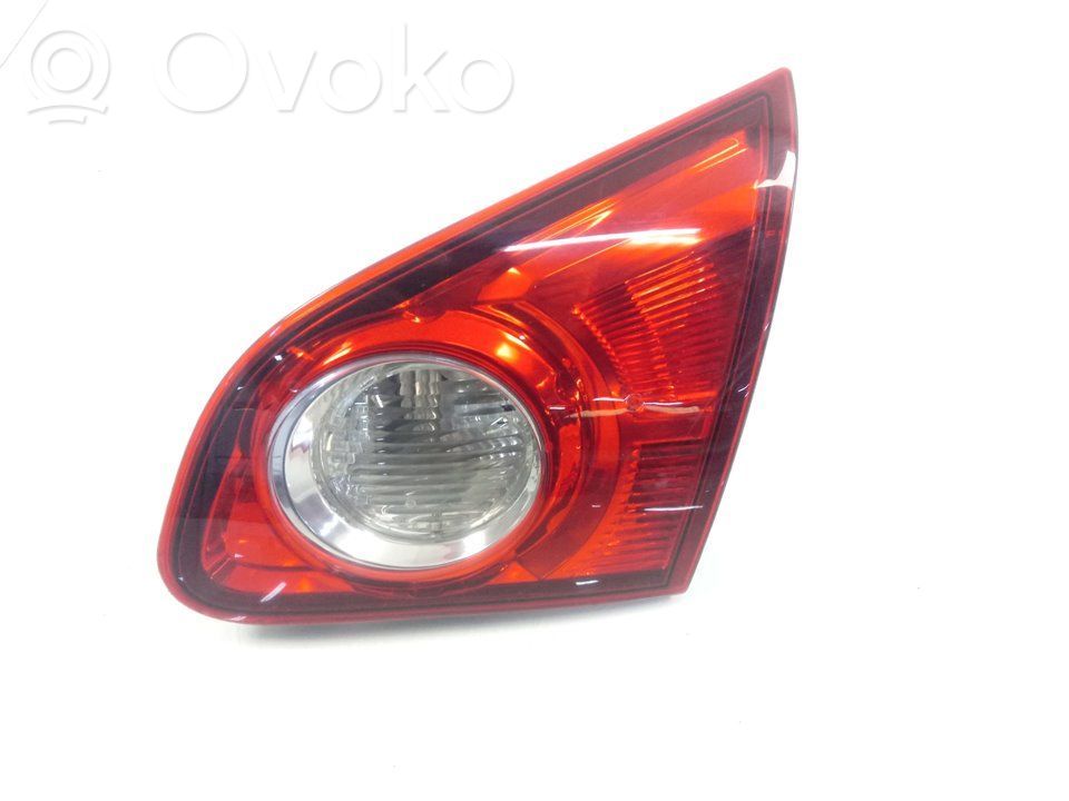 Nissan Qashqai+2 Luci posteriori del portellone del bagagliaio 