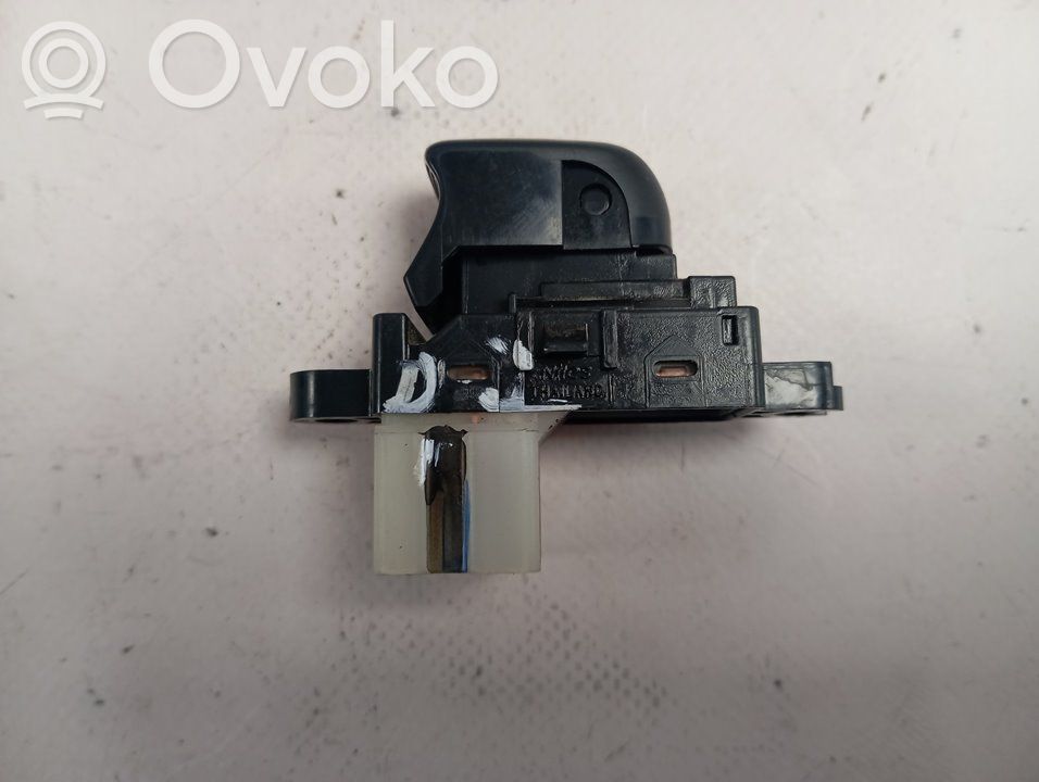 Nissan NP300 Comutator comandă geamuri electrice