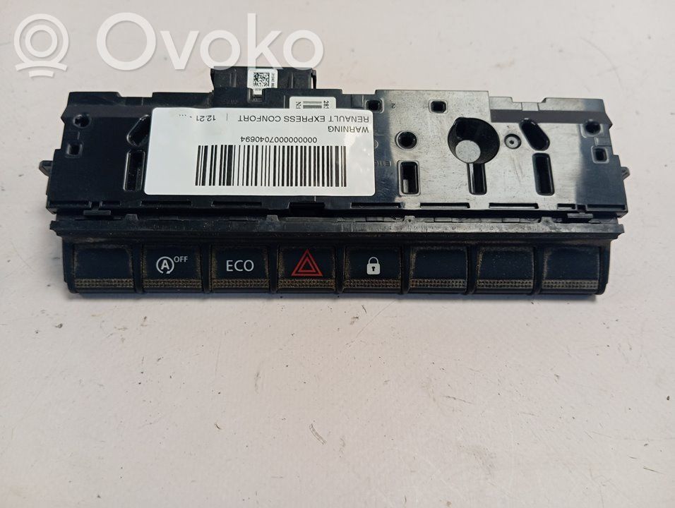 Hazard light switch   283E86009R