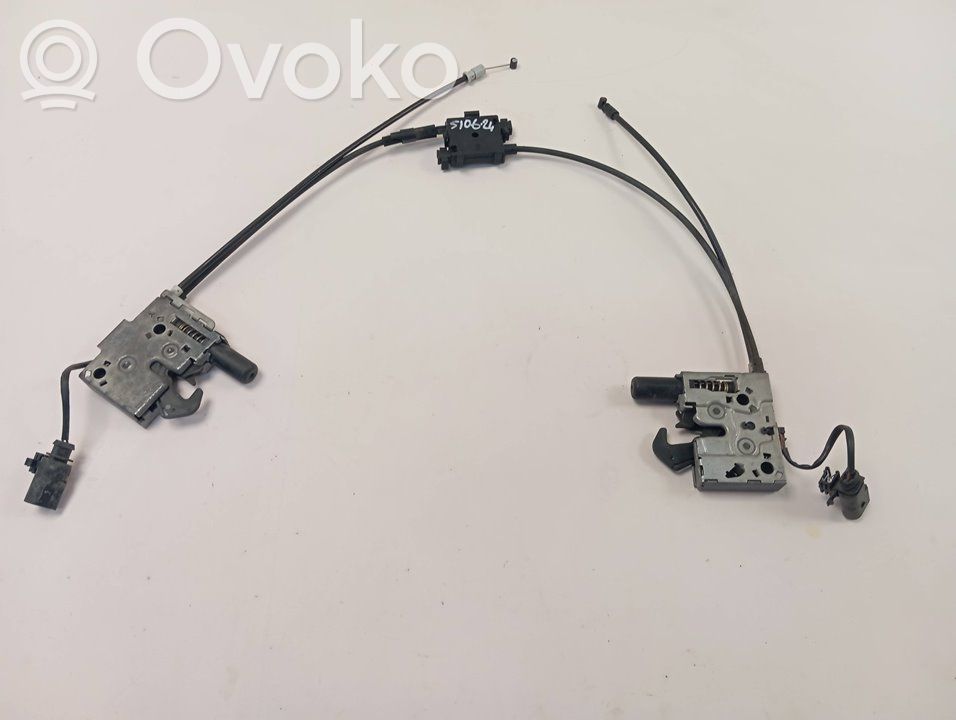 Seat Arona Tie down hook / loop 