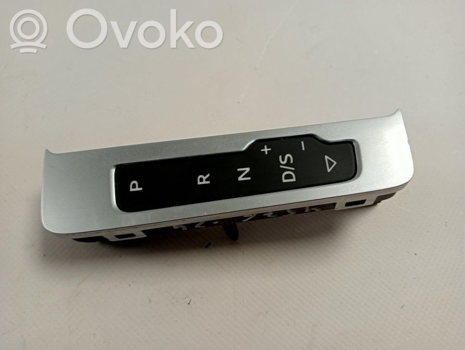 Autres unités de commande / modules   8V1713463B