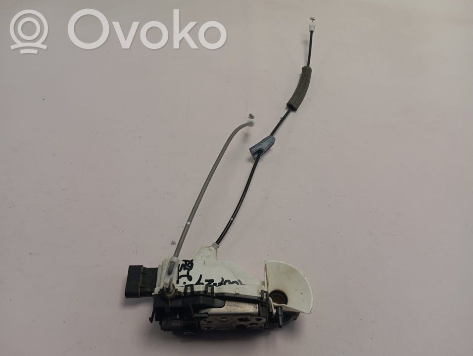 Citroen C-Elysée Priekšpusē slēdzene 