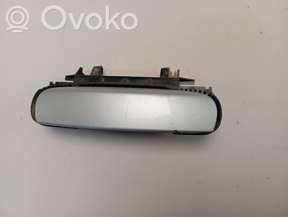 Manecilla externa puerta trasera   8E0839207
